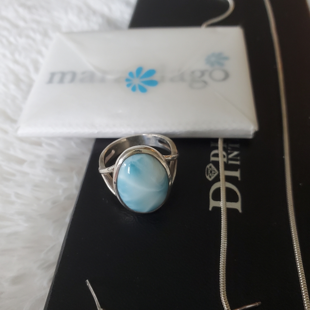 Marahlago Basics Oval Larimer Ring